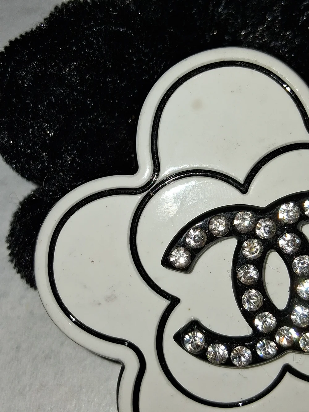 Chanel VIP/GWP White Flower Black VELVET Hair Tie with Crystal Logo.Vintage 1999